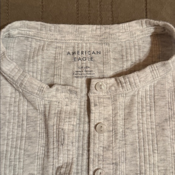 American Eagle Outfitters Light Gray Button-Down Shirt - Picture 2 of 4